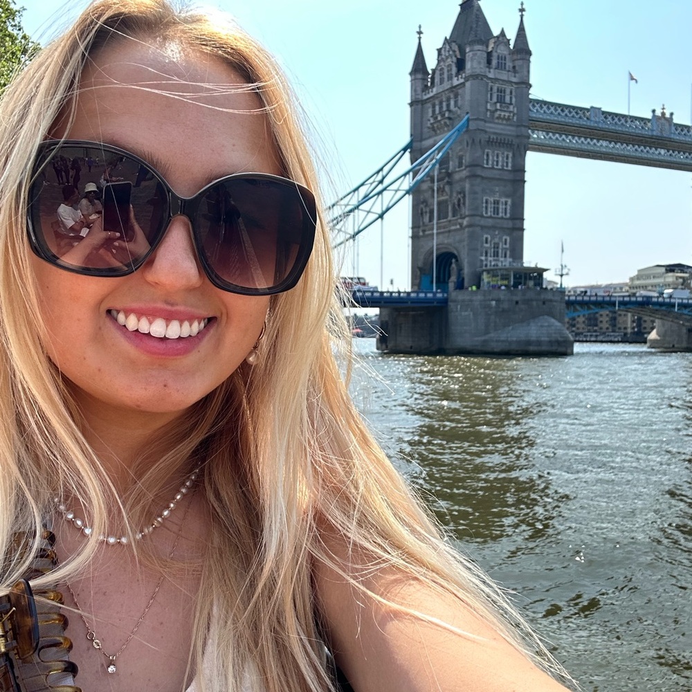 Meet your Posher, Alisa